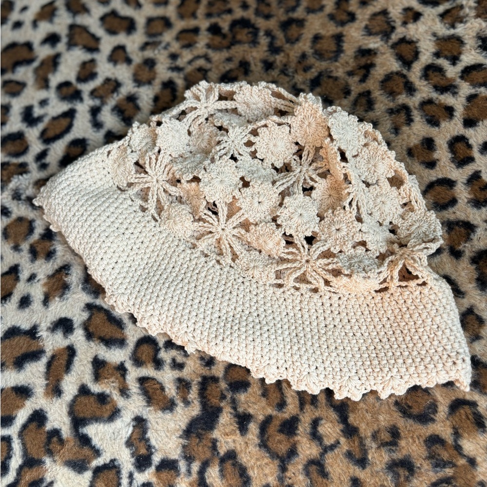 Crochet bucket hat